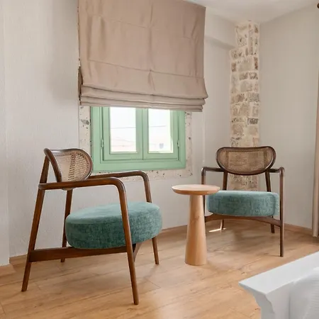 Cerenity Alaçatı Hotel *